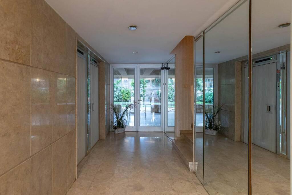 Four Seasons Sea View Apartment เอเธนส์ ภายนอก รูปภาพ